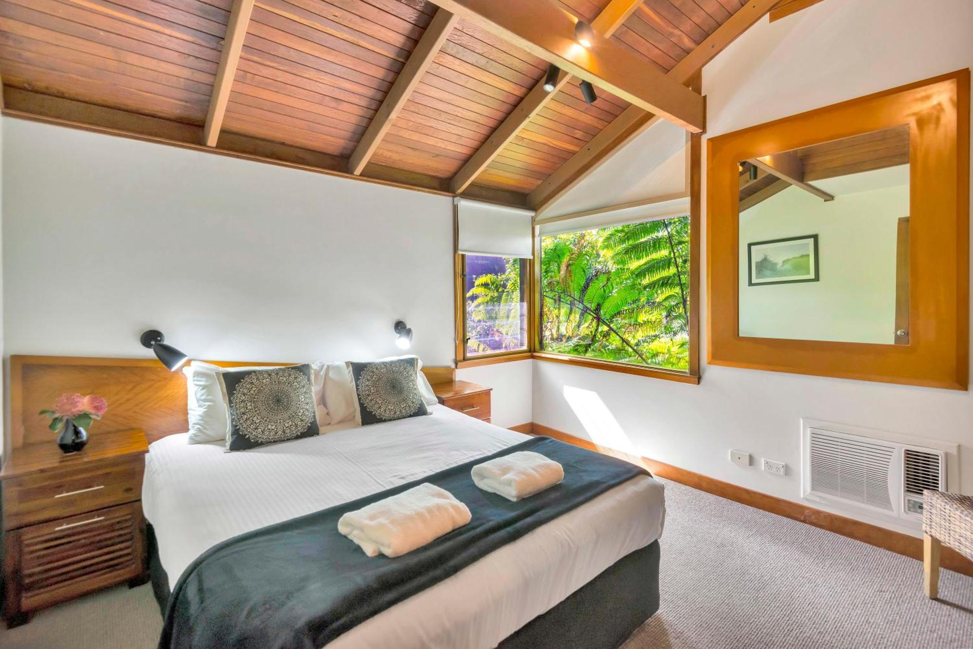 The Oasis Apartments And Treetop Houses Byron Bay Exterior photo