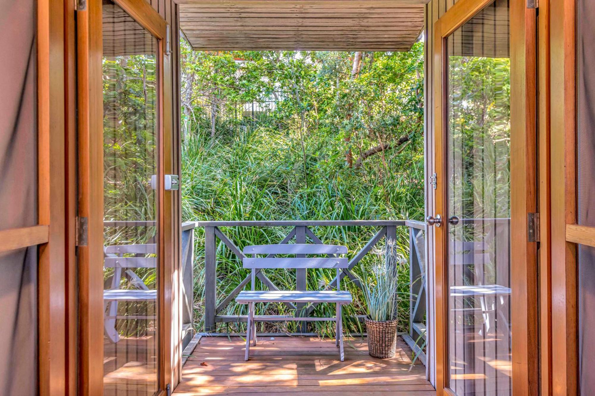 The Oasis Apartments And Treetop Houses Byron Bay Room photo