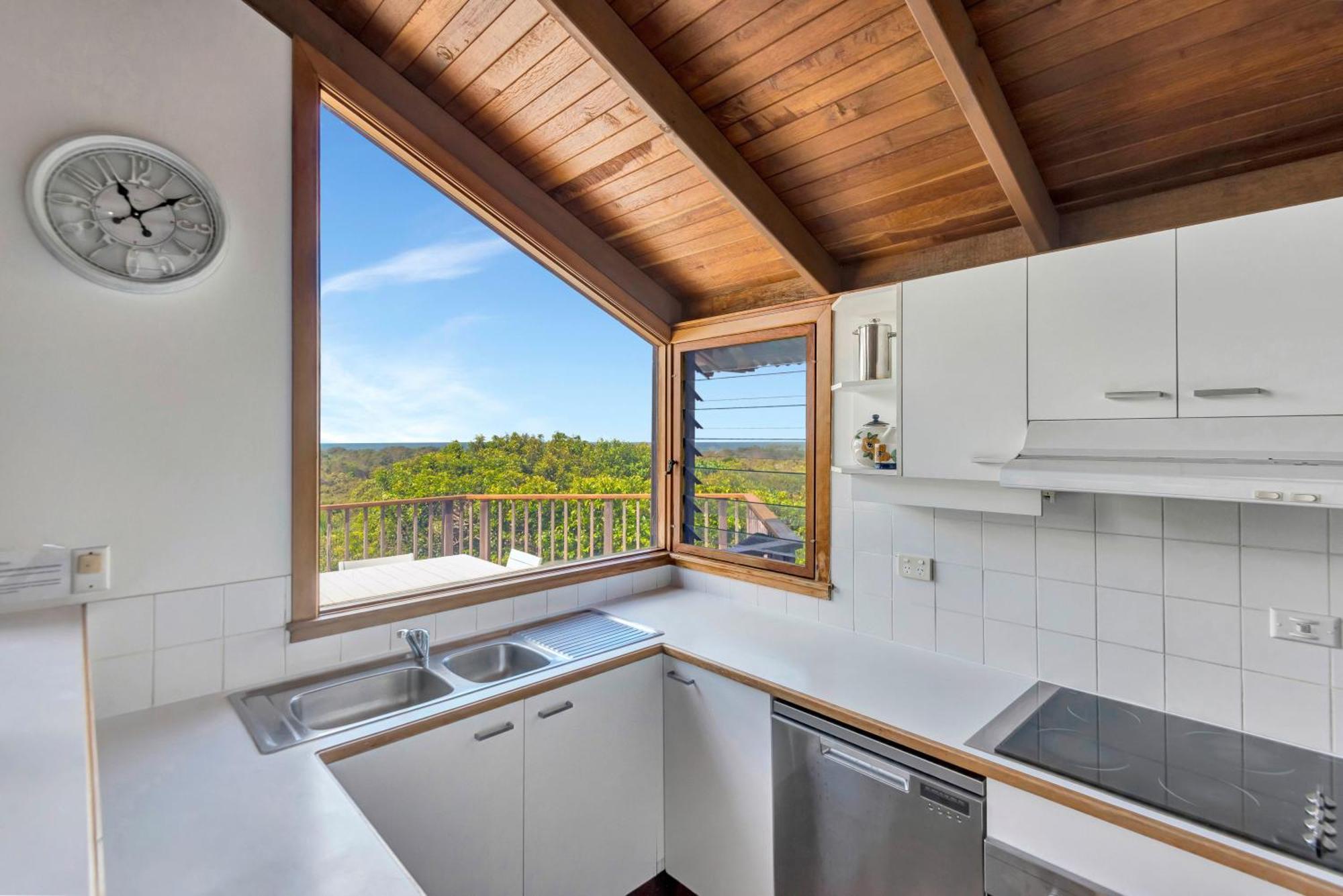 The Oasis Apartments And Treetop Houses Byron Bay Room photo